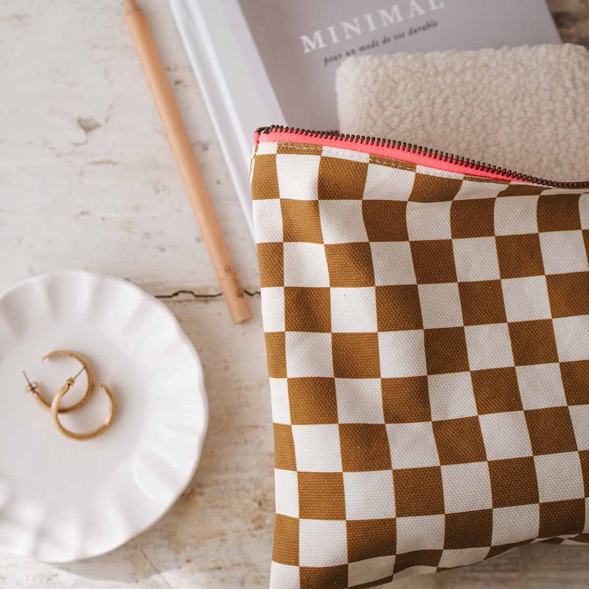 Rose in April - Clutch Check Caramel
