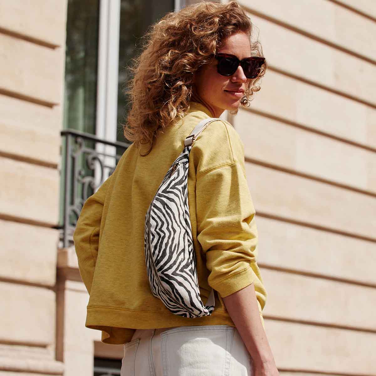 Rose in April - Bum Bag | Zebraprint
