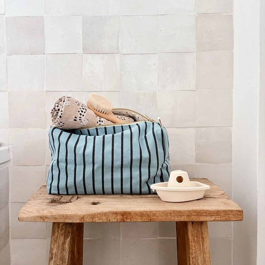 Rose in April - Kosmetiktasche Vic Tennis Himmelblau/Schwarz