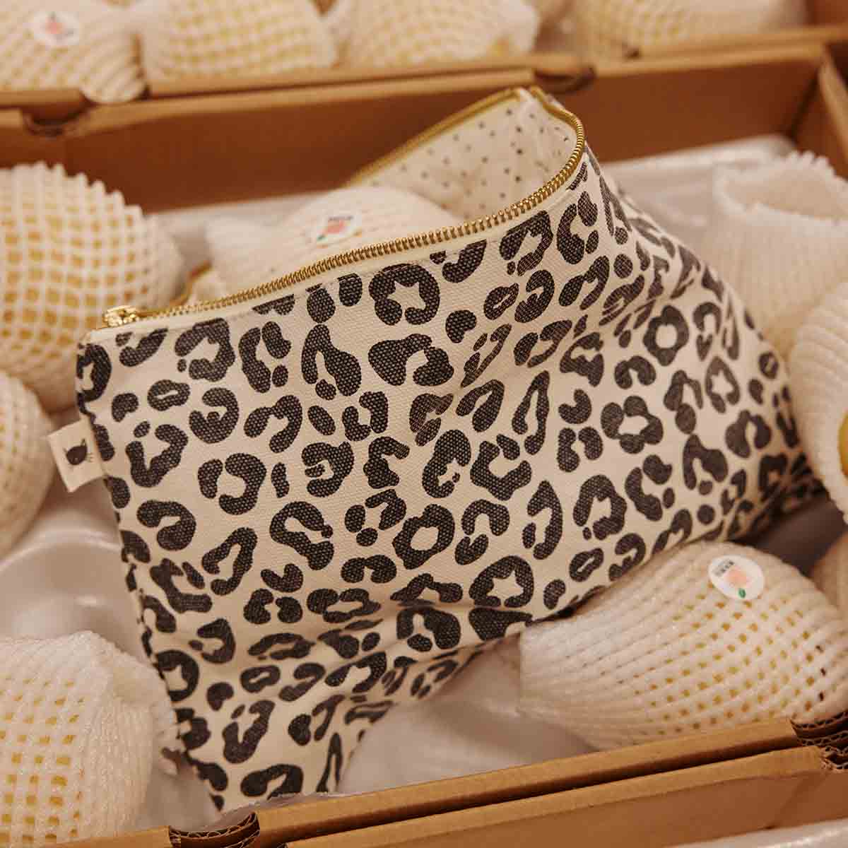 Rose in April - Clutch Leoprint