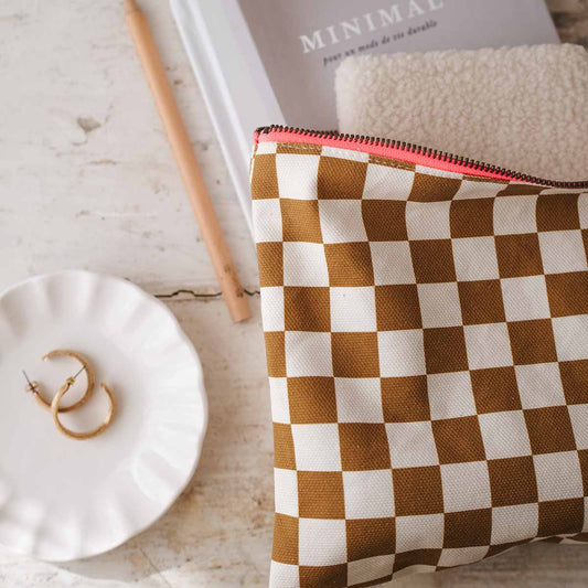 Rose in April - Clutch Check Caramel