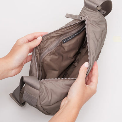 GOT BAG - Wavy Puffer Moon Bag Small Oyster