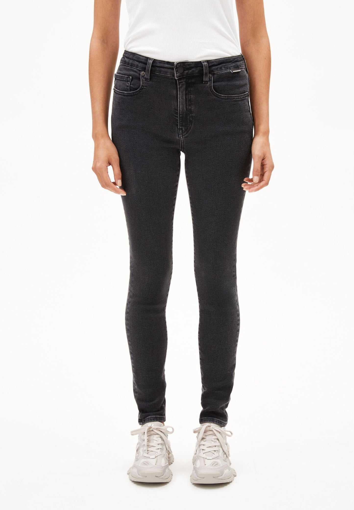 Armedangels - Tillaa Mid Waist Skinny Jean | True Black Washed