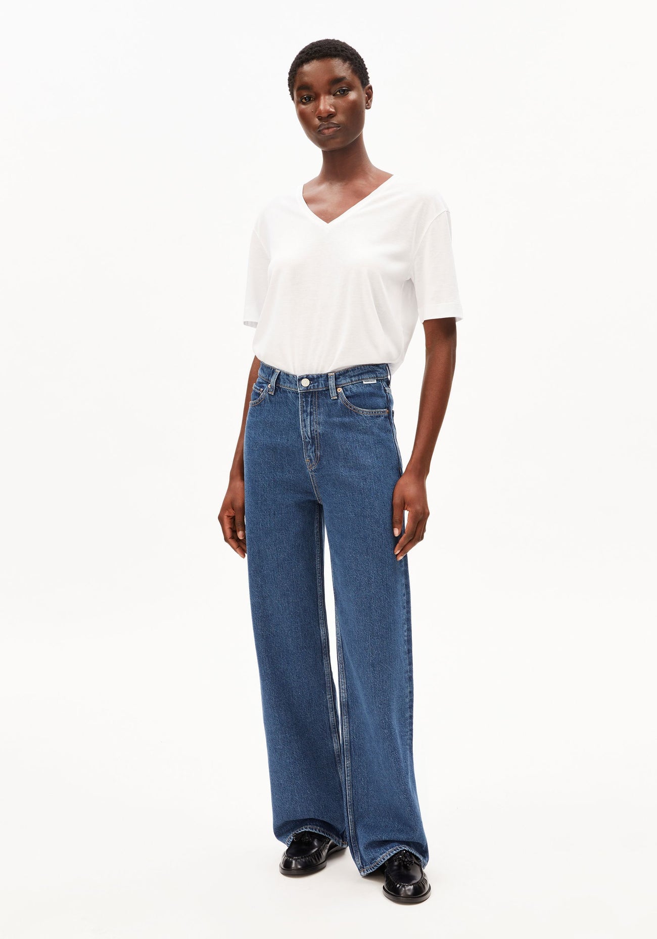 Armedangels - V-Neck T-Shirt White