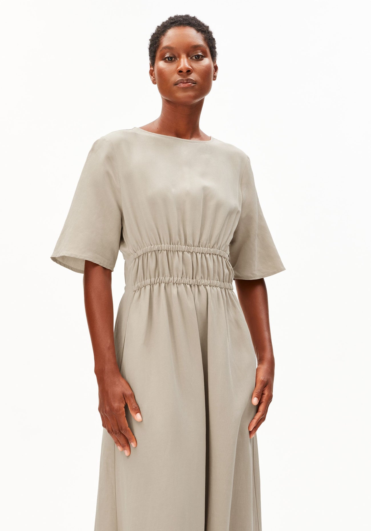 Armedangels - Gerafftes Kleid im Leinen-Mix | Sandstone