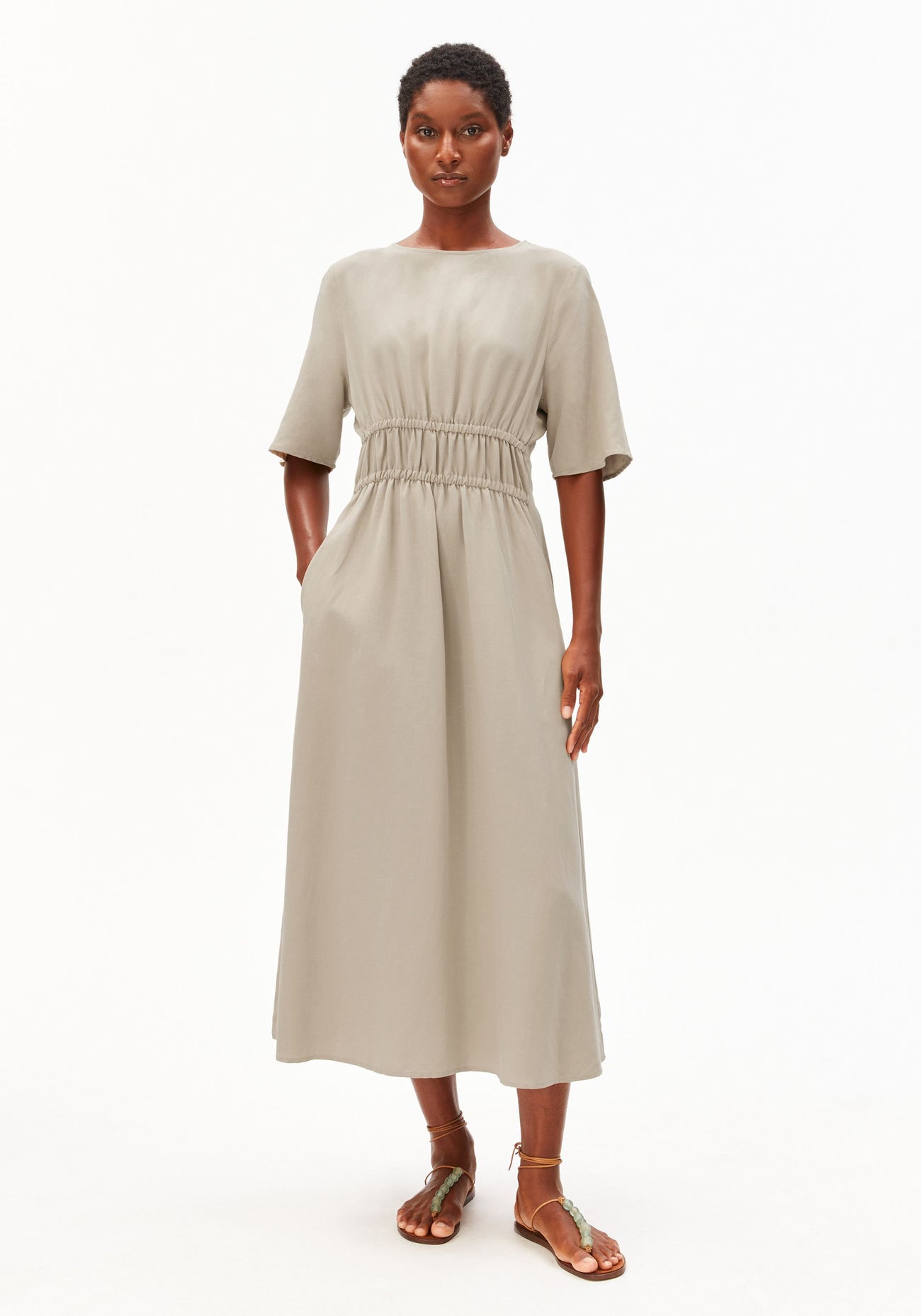 Armedangels - Gerafftes Kleid im Leinen-Mix | Sandstone