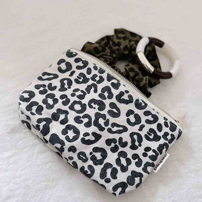 Rose in April - SOFIA Kosmetiktasche | Leopard