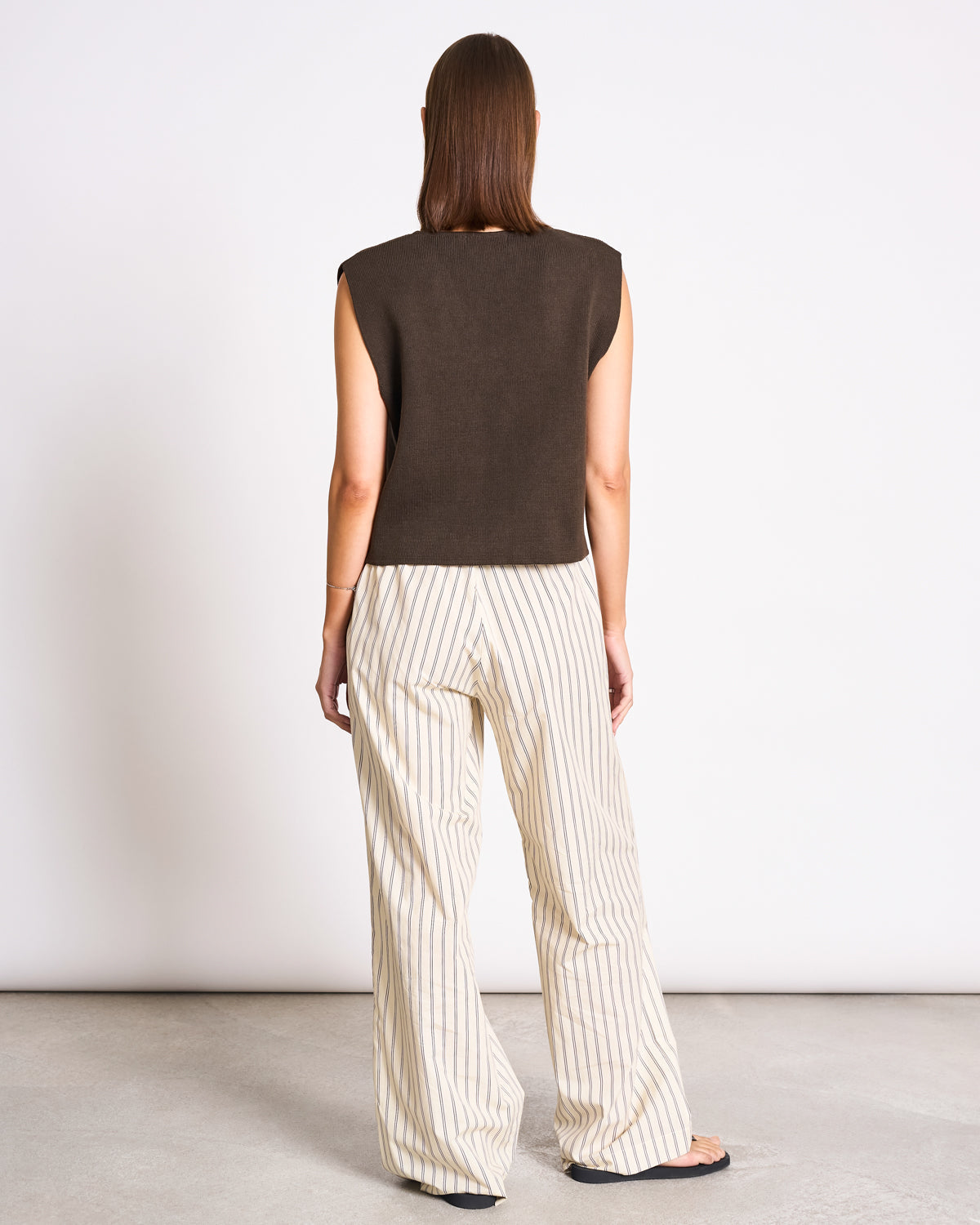JAN'N JUNE - CORYL Wavy Knit Vest Mud