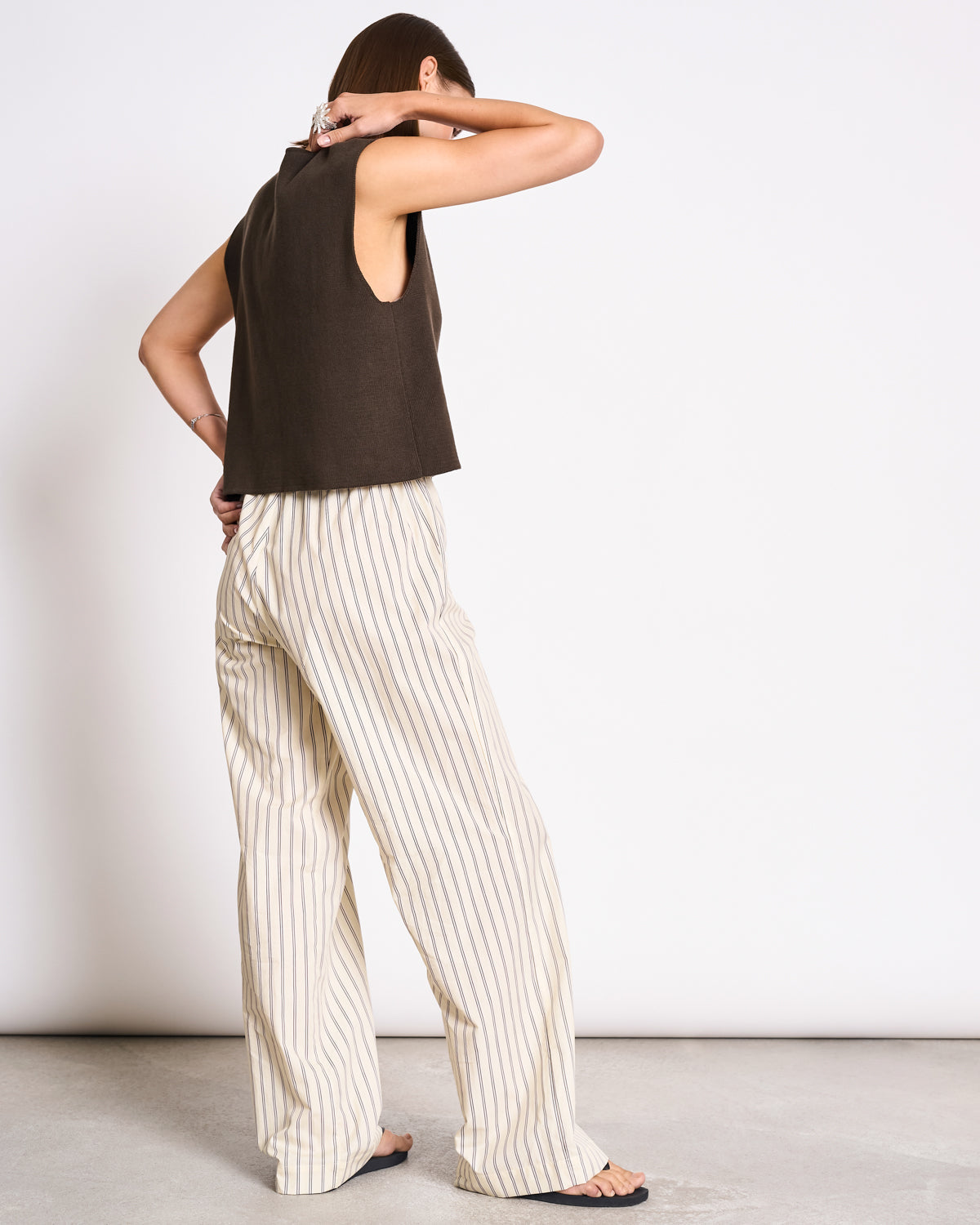 JAN'N JUNE - CORYL Wavy Knit Vest Mud
