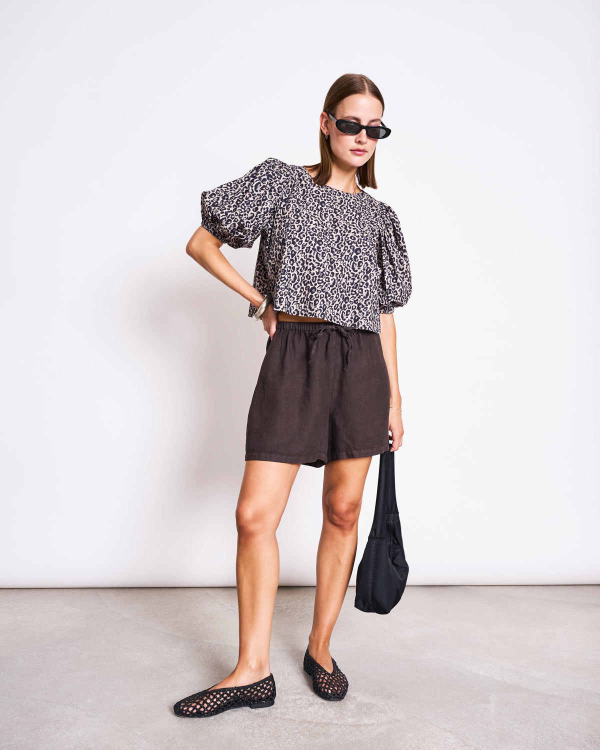 JAN'N JUNE - MARUM Linen Shorts | Mud